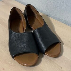 Black Leather Slip on Sandal Shoe Size 36 Made in Turkey